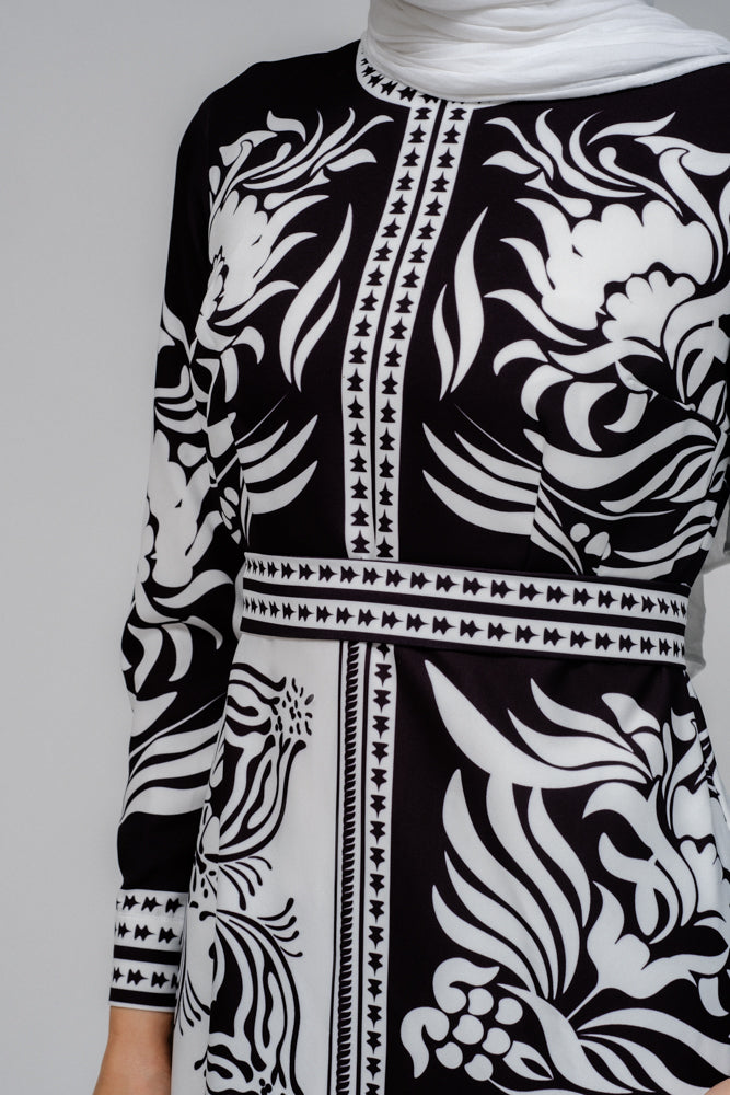 Zubeyde monochrome scarf print black and white maxi dress with detachable belt - ANNAH HARIRI