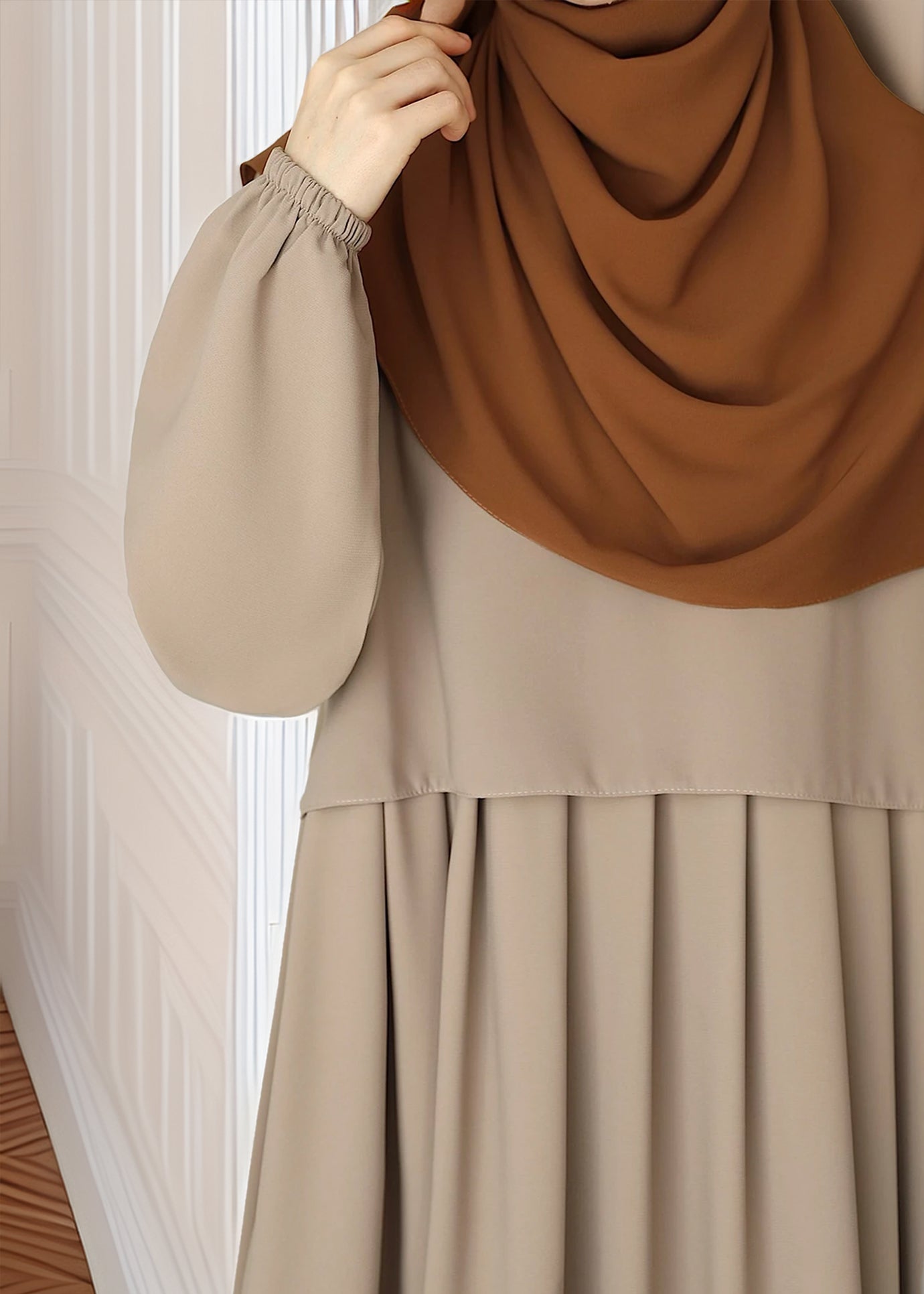 Side pocket detail of the abaya