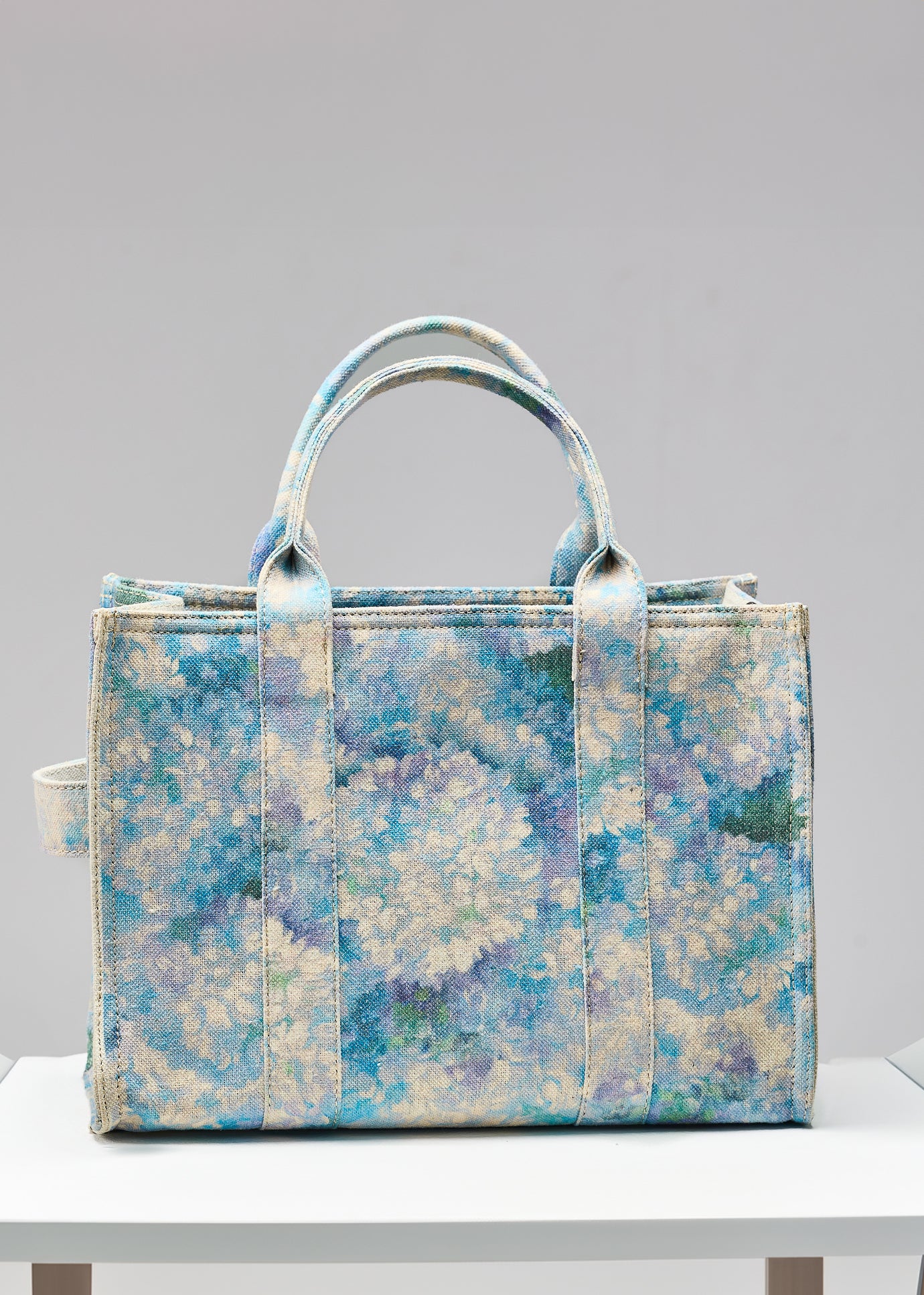 Blossom Blue Floral Medium Tote Handle Close-up
