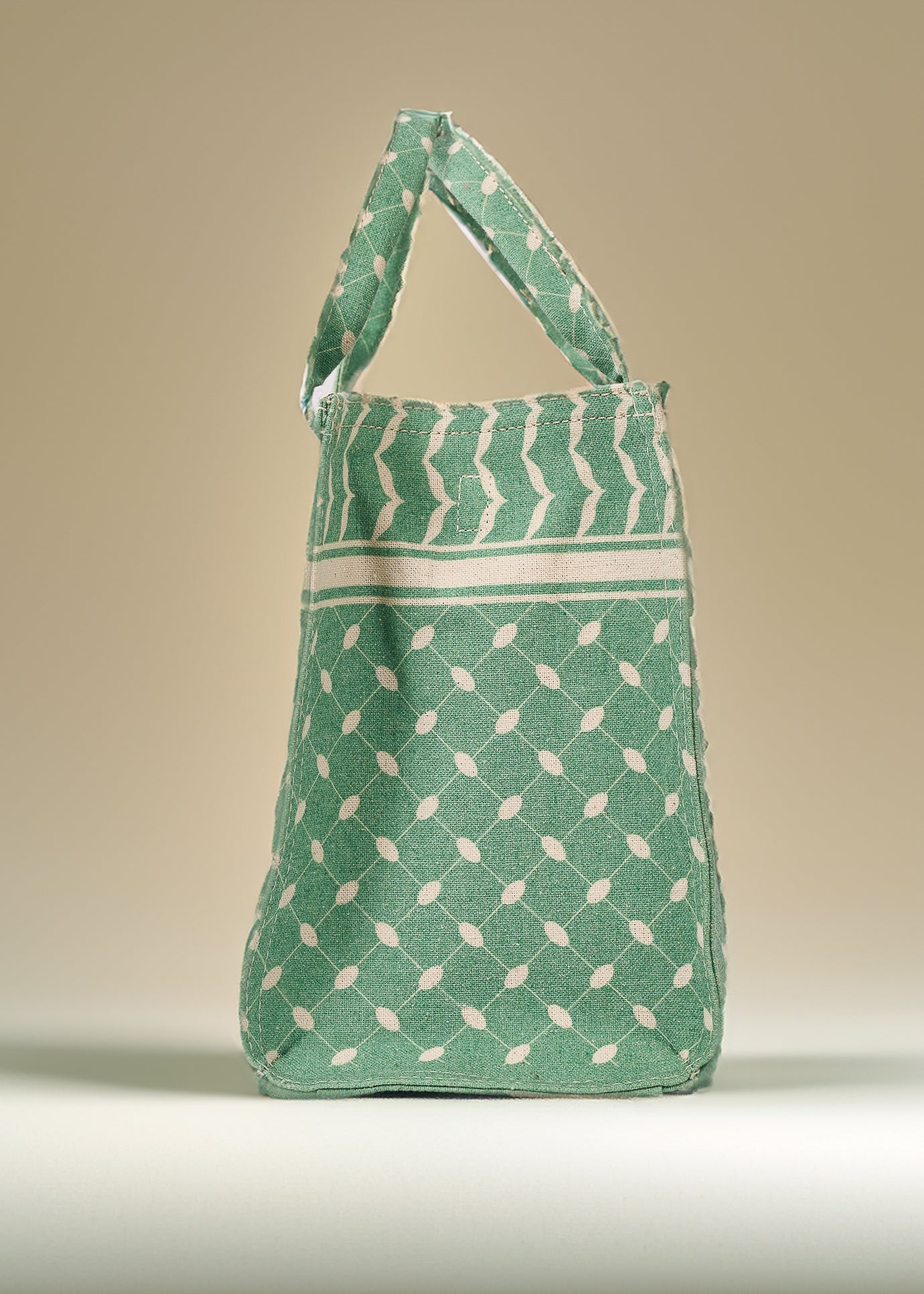 Close-up of top zip closure on Emerald Green Keffiyeh Pattern Medium Tote