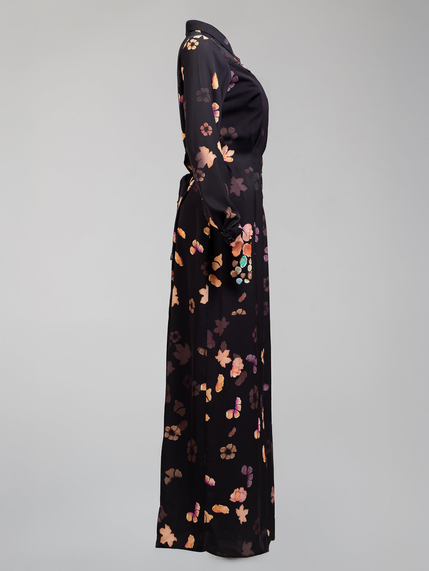 Elegant fit and floral patterns of the Emina dress.
