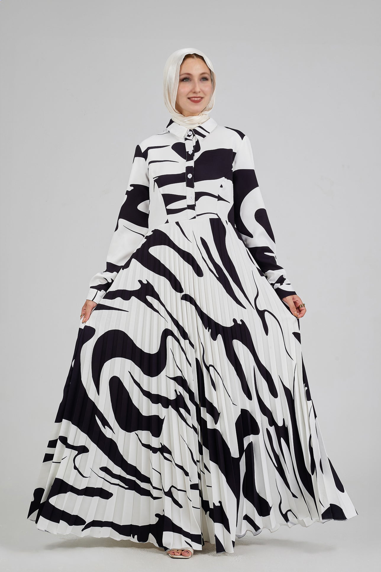 Front view of Monochrome Brushstroke Print Pleated Maxi Dress