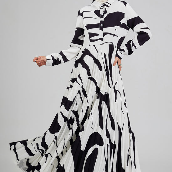 Monochrome Brushstroke Print Pleated Maxi Dress styled with accessories