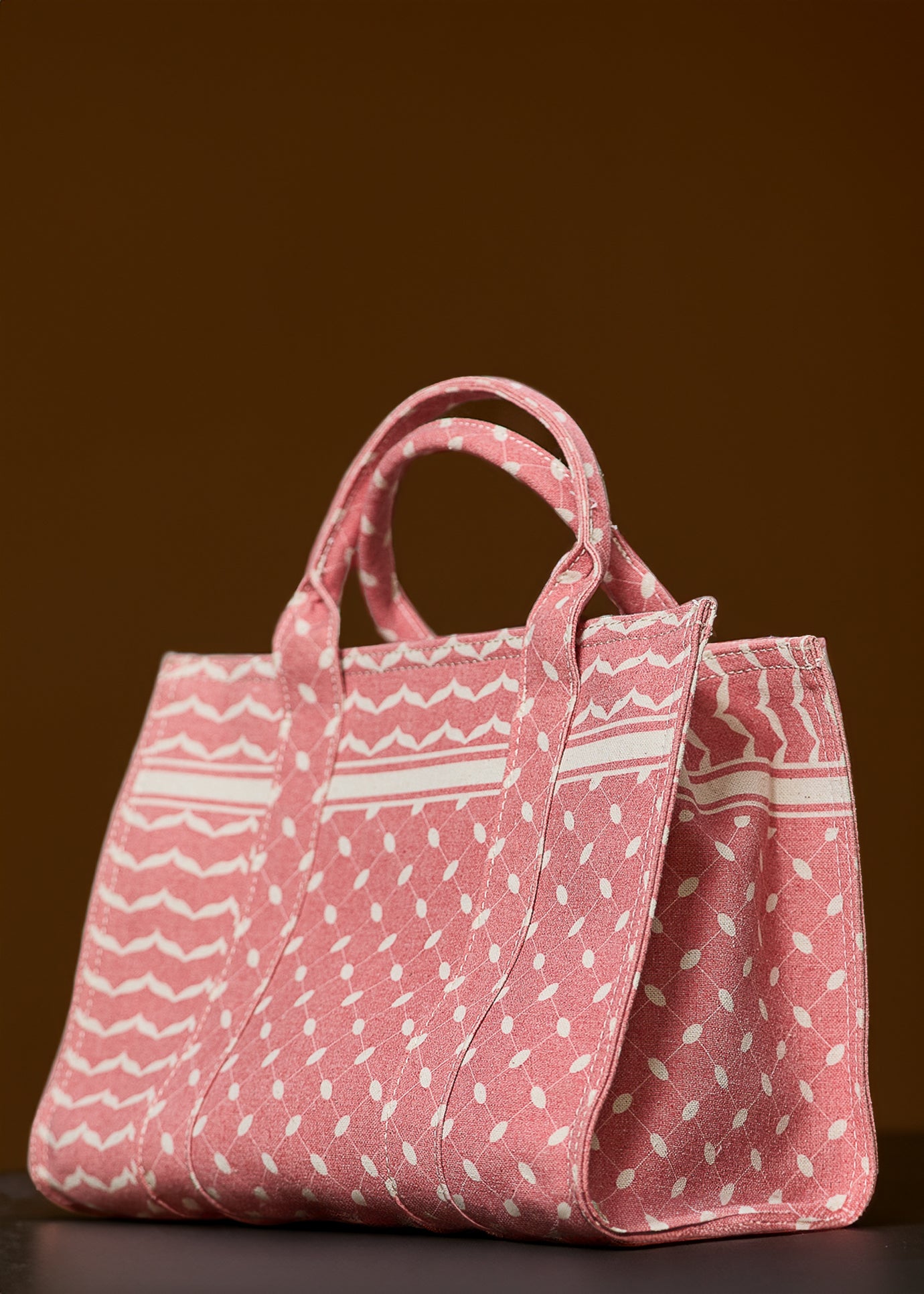 Front view of Red Keffiyeh Pattern Medium Tote Bag