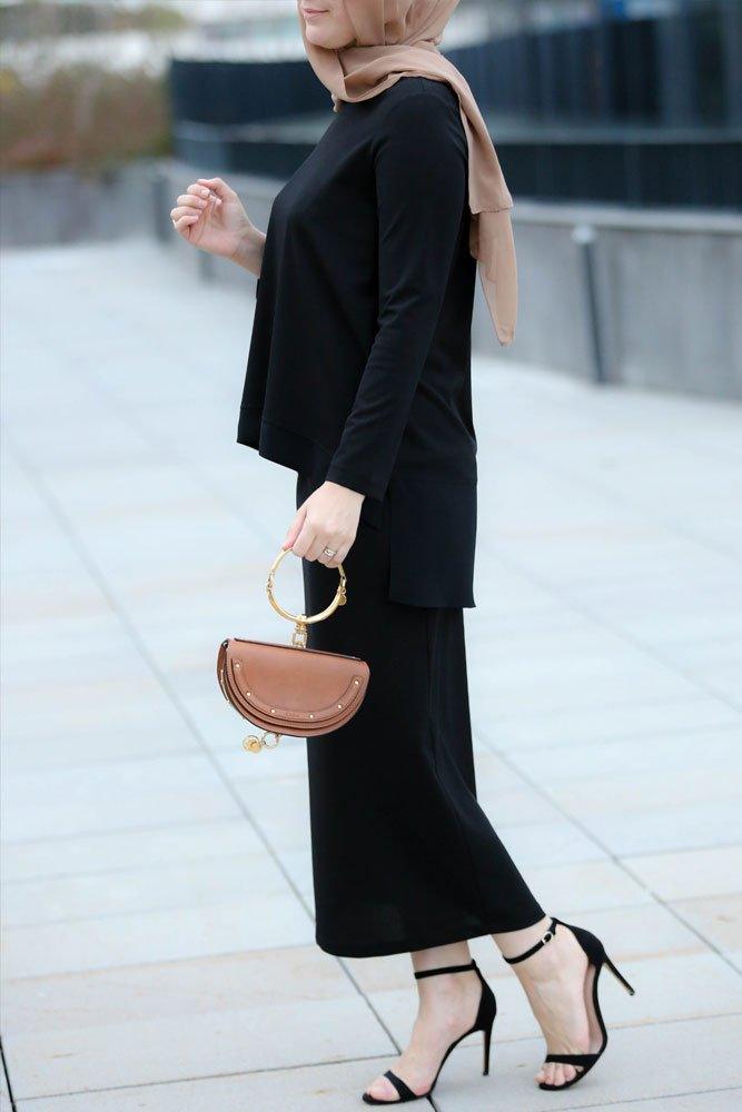 Side view of Classic Modest Set with black pencil skirt and tunic