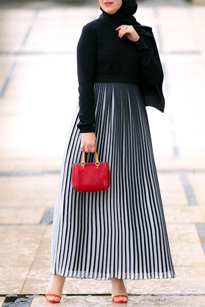 Front view of Elegant Accordion Pleats Maxi Dress in black and white