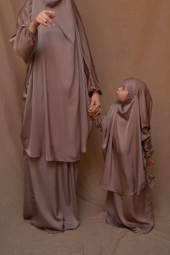 Front view of the KIDS Coffee Satin Prayer Outfit